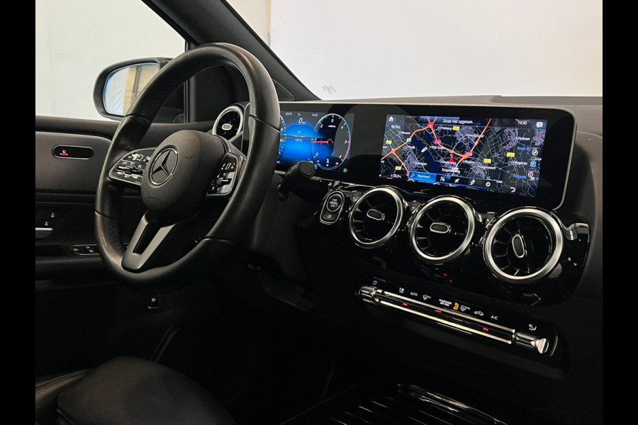 Mercedes-Benz B-Klasse 180d / NL-auto / Widescreen / CarPlay / Stoelverwarming