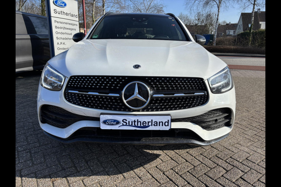 Mercedes-Benz GLC 300e 4MATIC AMG Line PHEV 320pk | Trekhaak | Panoramadak | 2 bandensets | Leder | Adaptive cruise control | Camera