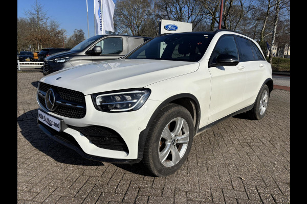 Mercedes-Benz GLC 300e 4MATIC AMG Line PHEV 320pk | Trekhaak | Panoramadak | 2 bandensets | Leder | Adaptive cruise control | Camera