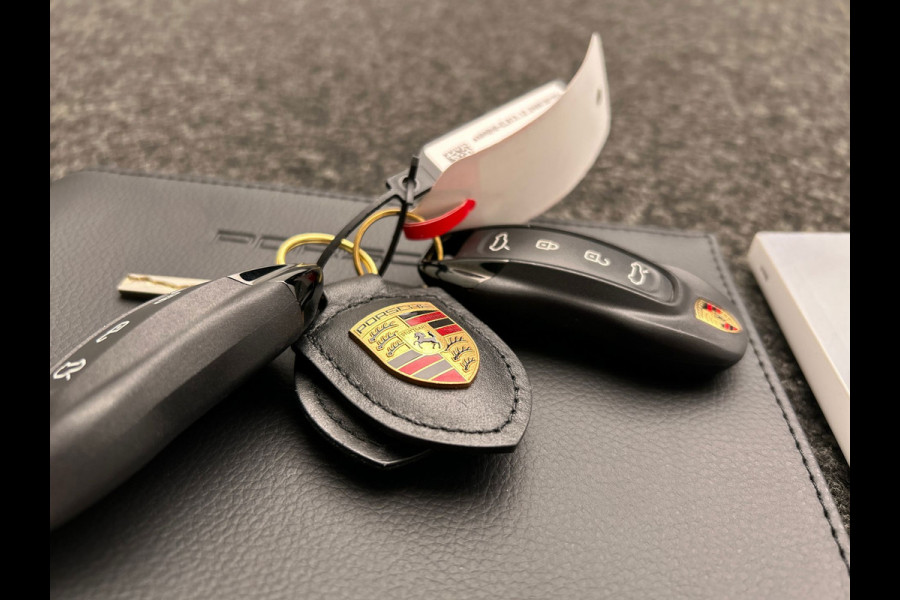 Porsche Macan 100 kWh | Pano/Dak | 22'' Velgen | Origineel NL