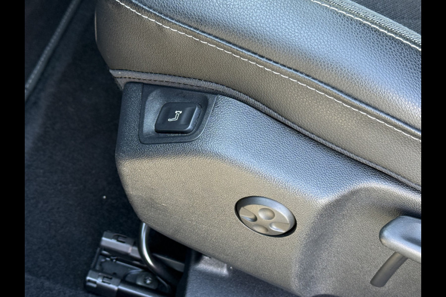 Opel Grandland X BWJ 2020 | 1.2T 131PK Business Executive | CLIMA | NAVI | CARPLAY | CAMERA A | PRIVACY GLASS | PDC 2X | LICHTMETAAL | CRUISE |