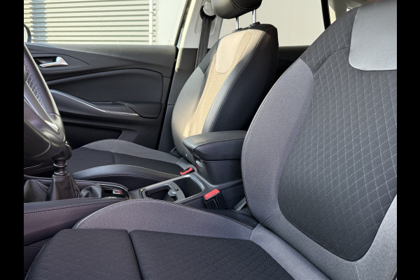 Opel Grandland X BWJ 2020 | 1.2T 131PK Business Executive | CLIMA | NAVI | CARPLAY | CAMERA A | PRIVACY GLASS | PDC 2X | LICHTMETAAL | CRUISE |