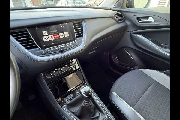 Opel Grandland X BWJ 2020 | 1.2T 131PK Business Executive | CLIMA | NAVI | CARPLAY | CAMERA A | PRIVACY GLASS | PDC 2X | LICHTMETAAL | CRUISE |