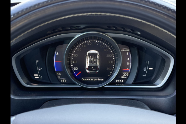 Volvo V40 BWJ 2018 | 2.0 D3 150PK R-DESIGN | TREKHAAK | PANO DAK | LEER | CAMERA A | CLIMA | NAVI | STOELVERW | PREMIUM AUDIO