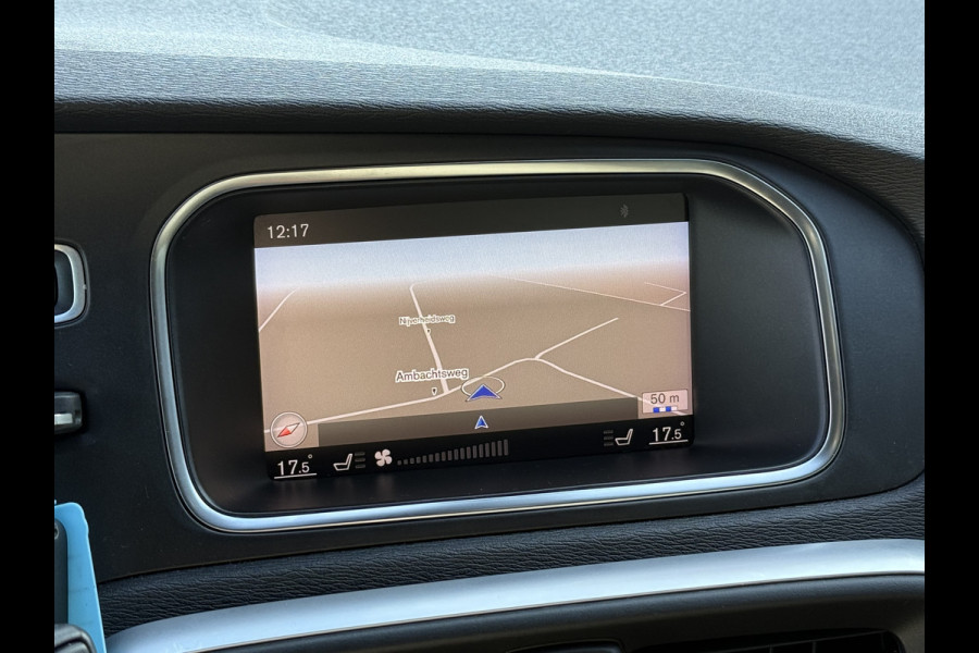 Volvo V40 BWJ 2018 | 2.0 D3 150PK R-DESIGN | TREKHAAK | PANO DAK | LEER | CAMERA A | CLIMA | NAVI | STOELVERW | PREMIUM AUDIO