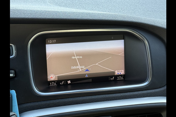 Volvo V40 BWJ 2018 | 2.0 D3 150PK R-DESIGN | TREKHAAK | PANO DAK | LEER | CAMERA A | CLIMA | NAVI | STOELVERW | PREMIUM AUDIO