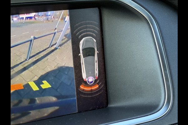Volvo V40 BWJ 2018 | 2.0 D3 150PK R-DESIGN | TREKHAAK | PANO DAK | LEER | CAMERA A | CLIMA | NAVI | STOELVERW | PREMIUM AUDIO