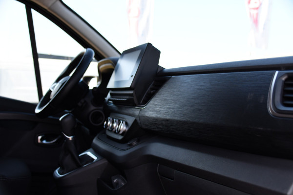 Renault Trafic 2.0 dCi 170 L2H1 Luxe Black Edition Adaptieve Cruise, Camera, Carplay, LED, 170pk, Clima, Automaat, Sensoren, Trekhaak, Uniek!