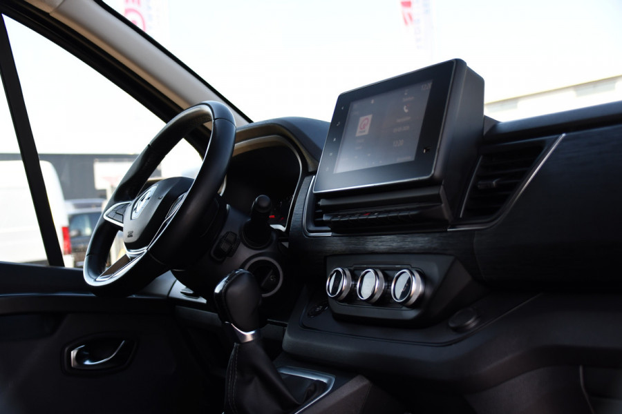 Renault Trafic 2.0 dCi 170 L2H1 Luxe Black Edition Adaptieve Cruise, Camera, Carplay, LED, 170pk, Clima, Automaat, Sensoren, Trekhaak, Uniek!