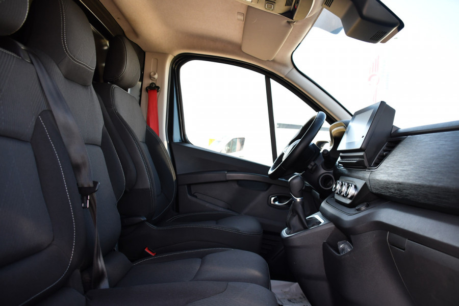 Renault Trafic 2.0 dCi 170 L2H1 Luxe Black Edition Adaptieve Cruise, Camera, Carplay, LED, 170pk, Clima, Automaat, Sensoren, Trekhaak, Uniek!