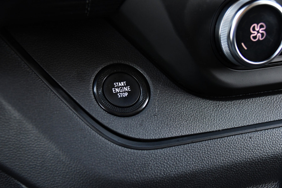 Renault Trafic 2.0 dCi 170 L2H1 Luxe Black Edition Adaptieve Cruise, Camera, Carplay, LED, 170pk, Clima, Automaat, Sensoren, Trekhaak, Uniek!