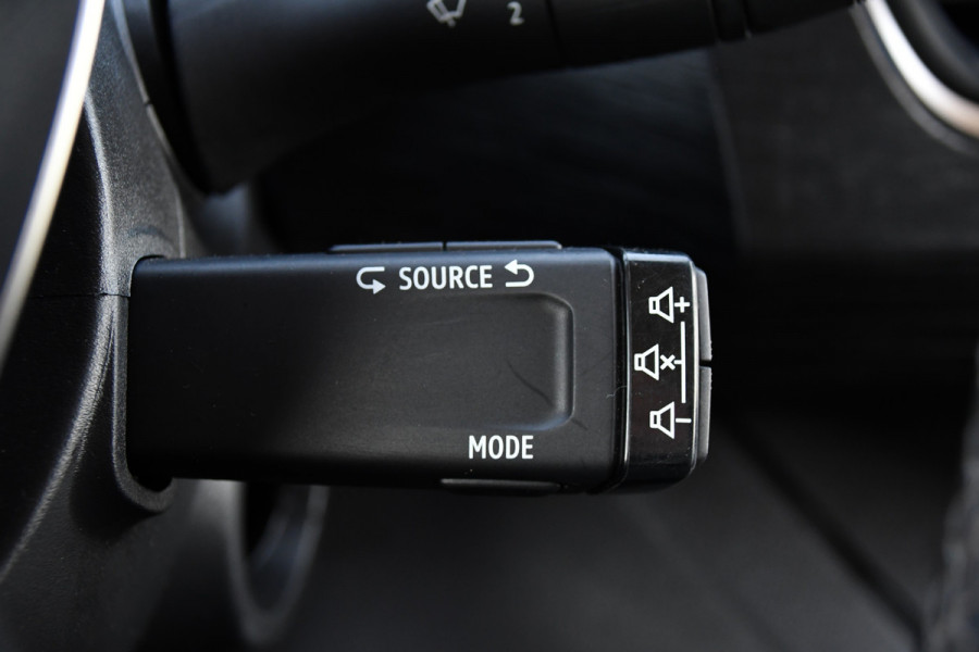 Renault Trafic 2.0 dCi 170 L2H1 Luxe Black Edition Adaptieve Cruise, Camera, Carplay, LED, 170pk, Clima, Automaat, Sensoren, Trekhaak, Uniek!