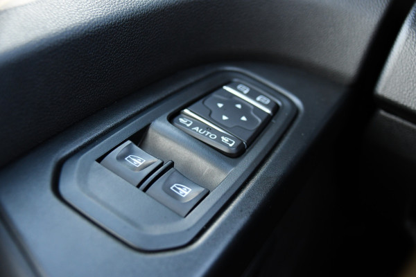 Renault Trafic 2.0 dCi 170 L2H1 Luxe Black Edition Adaptieve Cruise, Camera, Carplay, LED, 170pk, Clima, Automaat, Sensoren, Trekhaak, Uniek!