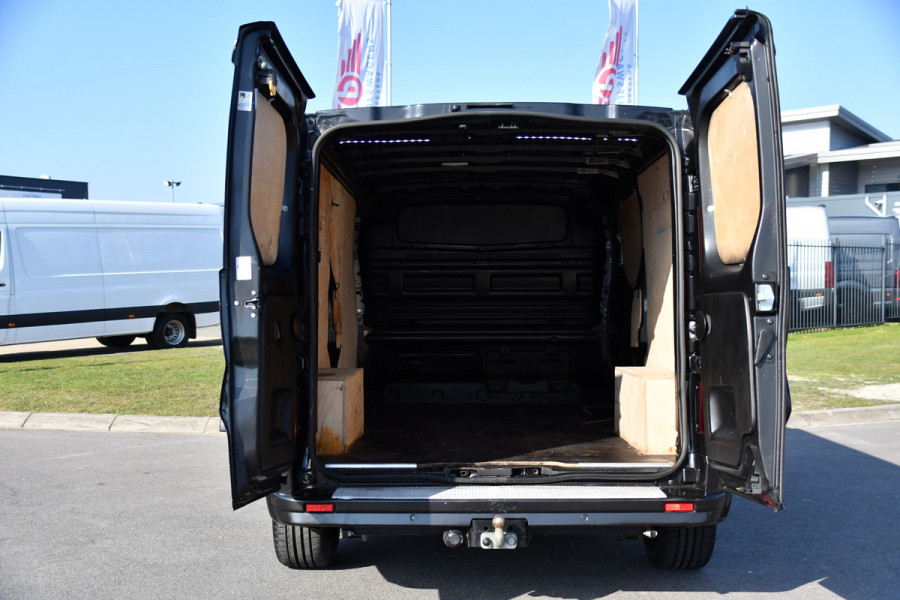 Renault Trafic 2.0 dCi 170 L2H1 Luxe Black Edition Adaptieve Cruise, Camera, Carplay, LED, 170pk, Clima, Automaat, Sensoren, Trekhaak, Uniek!