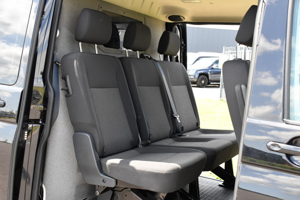 Volkswagen Transporter 2.0 TDI L2H1 32 DC Bulli Virtual, Adaptieve Cruise, Carplay, LED, 150PK, Stoelverwarming, Trekhaak, 2 x Schuifdeur, Standkachel, Uniek!