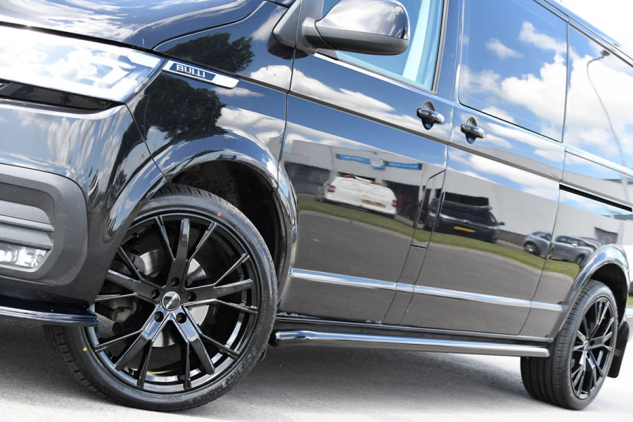 Volkswagen Transporter 2.0 TDI L2H1 32 DC Bulli Virtual, Adaptieve Cruise, Carplay, LED, 150PK, Stoelverwarming, Trekhaak, 2 x Schuifdeur, Standkachel, Uniek!