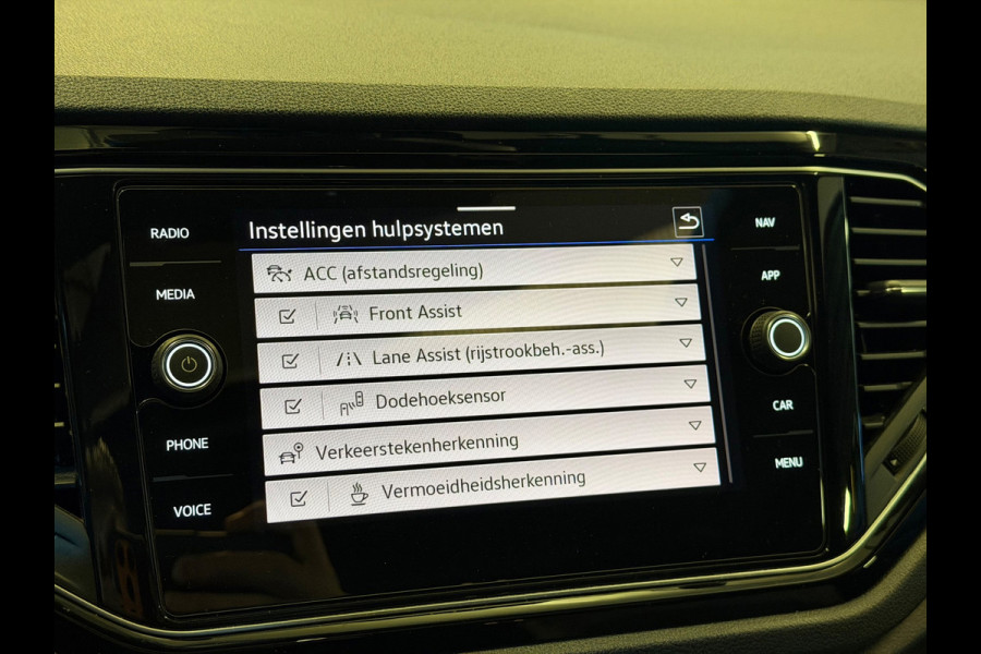 Volkswagen T-Roc 2.0 TSI 4Motion R|PANO|AKRA|KEYLESS|BEATS|BOMVOL!