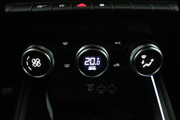 Renault Clio 1.0 TCe Intens (CARPLAY, CRUISE CONTROL, LANE-ASSIST, PARKEERSENSOREN, NAVIGATIE)