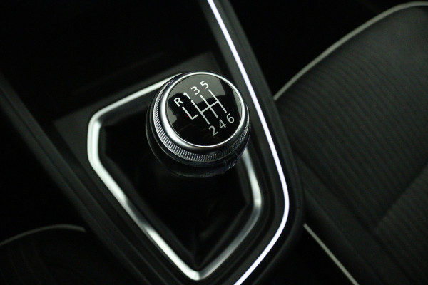 Renault Clio 1.0 TCe Intens (CARPLAY, CRUISE CONTROL, LANE-ASSIST, PARKEERSENSOREN, NAVIGATIE)