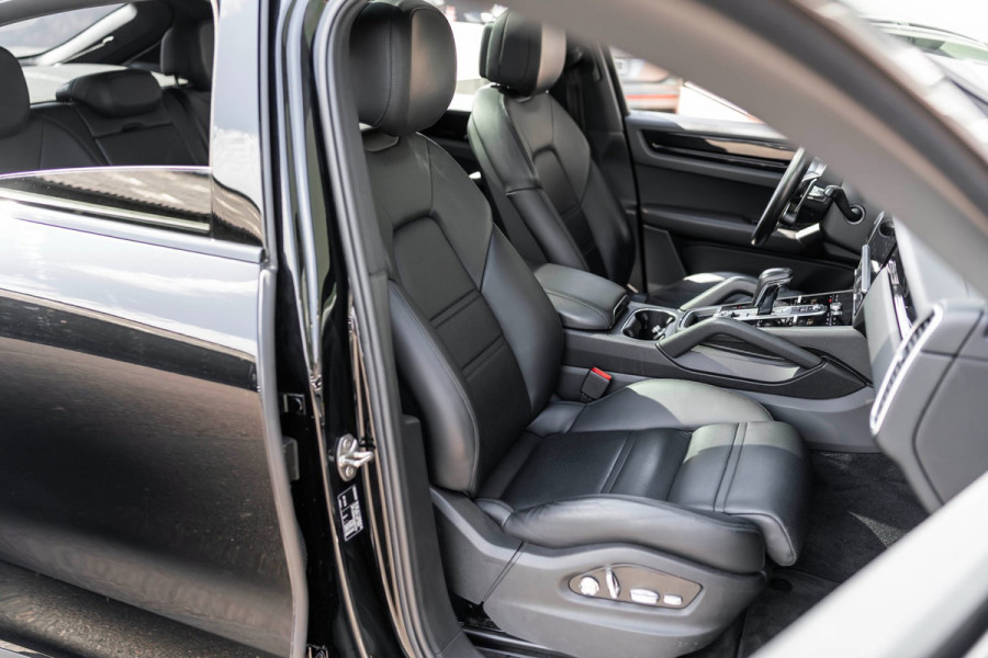 Porsche Cayenne Coupé 3.0 PANO LED LEDER