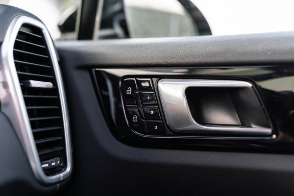 Porsche Cayenne Coupé 3.0 PANO LED LEDER