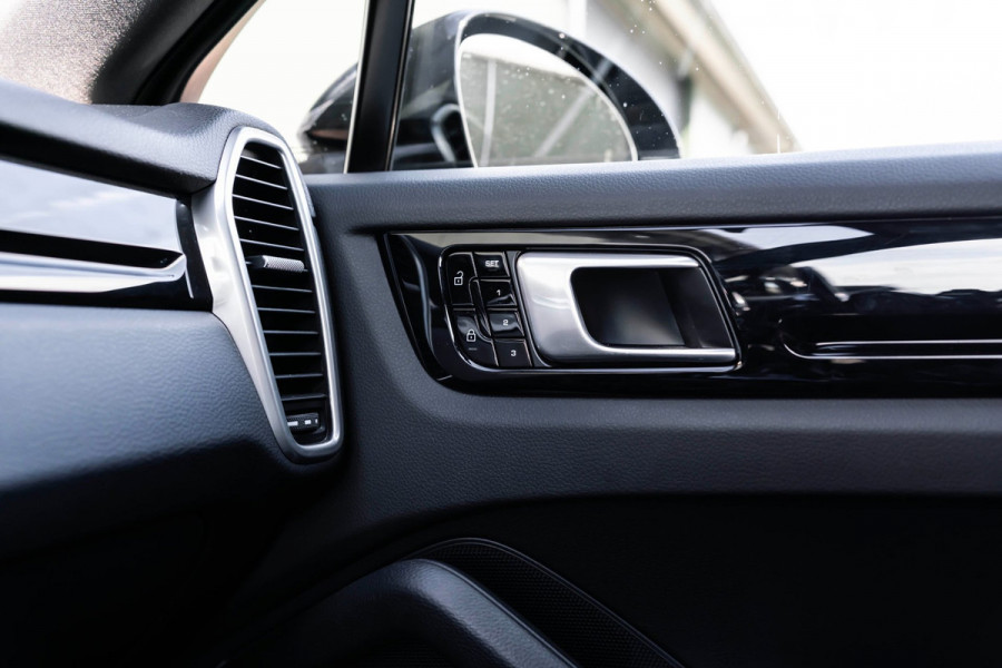 Porsche Cayenne Coupé 3.0 PANO LED LEDER