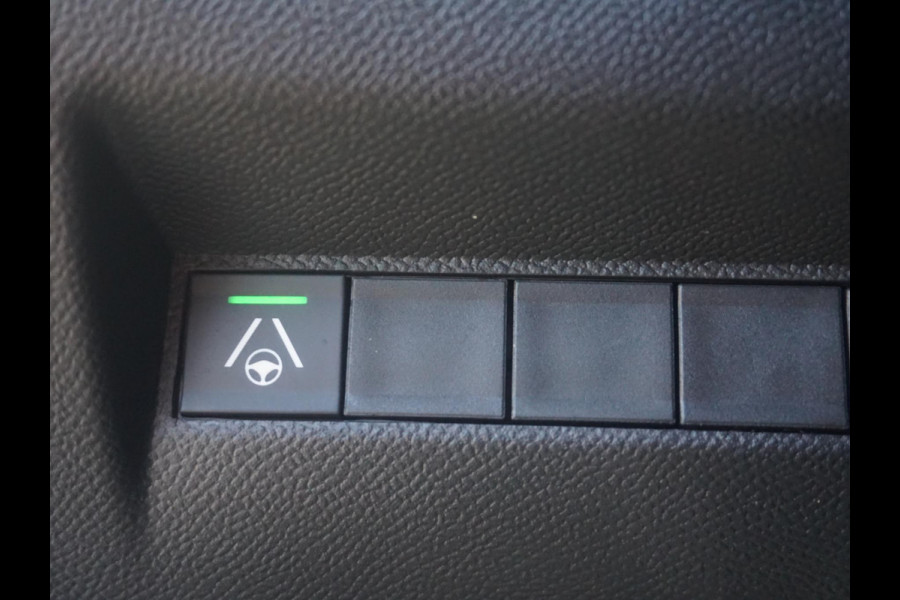 Peugeot 2008 1.2 Hybrid 136 GT 360 Camera