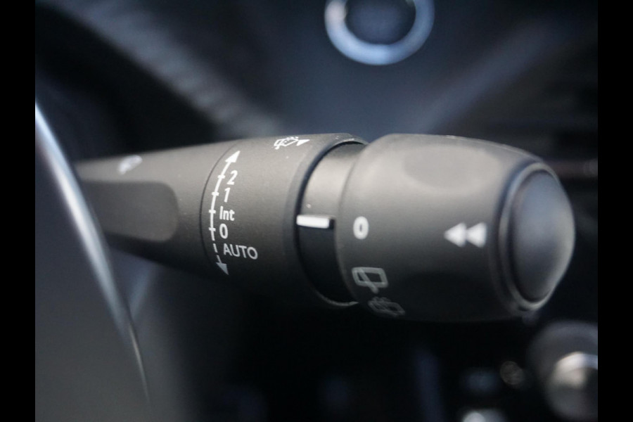 Peugeot 2008 1.2 Hybrid 136 GT 360 Camera