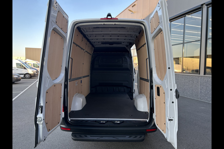 Mercedes-Benz Sprinter 317 CDI L2 H2 Pro LED / MBUX / Navigatie / Camera / Parkeersensoren / Cruise control / Airco / 270 Graden achterdeuren