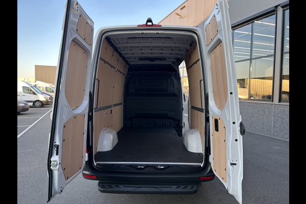 Mercedes-Benz Sprinter 317 CDI L2 H2 Pro LED / MBUX / Navigatie / Camera / Parkeersensoren / Cruise control / Airco / 270 Graden achterdeuren