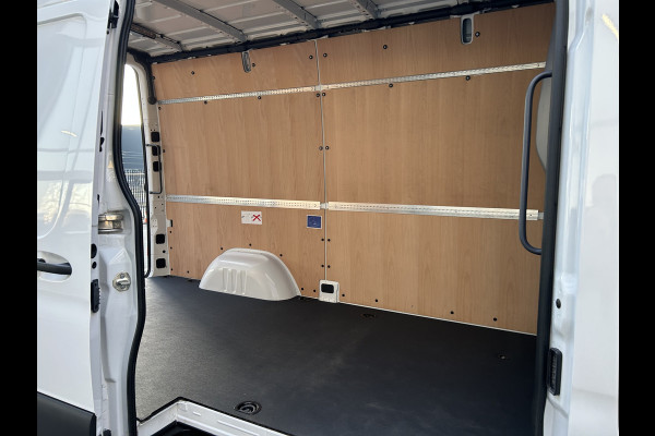 Mercedes-Benz Sprinter 317 CDI L2 H2 Pro LED / MBUX / Navigatie / Camera / Parkeersensoren / Cruise control / Airco / 270 Graden achterdeuren