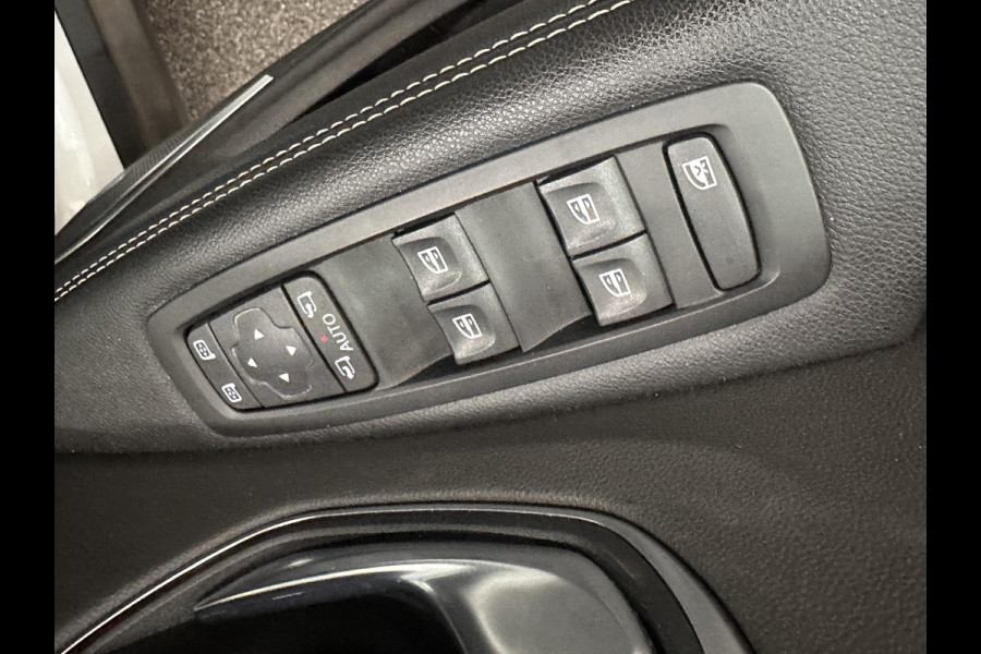 Renault Scénic 1.3 TCe Bose Full Options! Panoramadak Airco ECC Navi Carplay Full LED 7-Persoons 20" BOSE Premium Audio Head Up Display Trekhaak