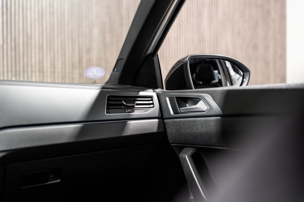 Volkswagen Taigo 1.0 TSI R-Line DSG IQ PANO CAMERA