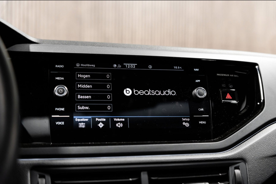 Volkswagen Taigo 1.0 TSI R-Line DSG IQ PANO CAMERA