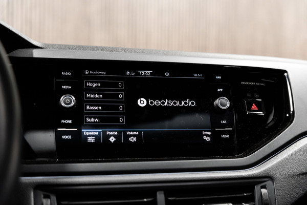 Volkswagen Taigo 1.0 TSI R-Line DSG IQ PANO CAMERA