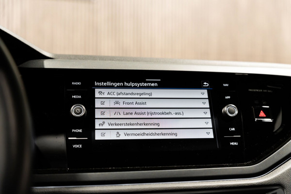 Volkswagen Taigo 1.0 TSI R-Line DSG IQ PANO CAMERA