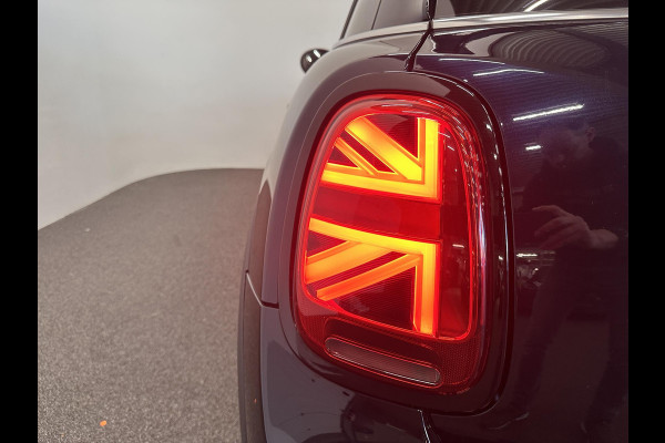 MINI Mini 1.5 Cooper Yours 5-DRS DCT-7 Aut. 136pk Panoramadak Sportstoelen Navi Carplay PDC Achter+Camera Full LED Armsteun Cruise Control Stoelverwarming