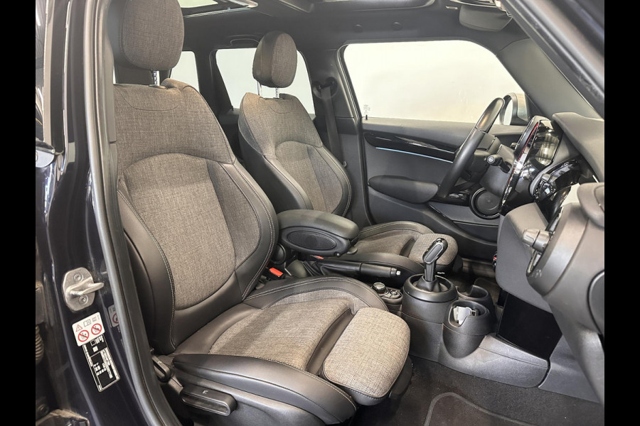 MINI Mini 1.5 Cooper Yours 5-DRS DCT-7 Aut. 136pk Panoramadak Sportstoelen Navi Carplay PDC Achter+Camera Full LED Armsteun Cruise Control Stoelverwarming