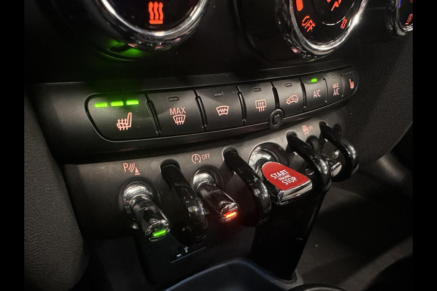 MINI Mini 1.5 Cooper Yours 5-DRS DCT-7 Aut. 136pk Panoramadak Sportstoelen Navi Carplay PDC Achter+Camera Full LED Armsteun Cruise Control Stoelverwarming