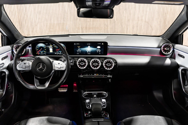 Mercedes-Benz A-Klasse 220 Limo PANO LED SFEERVERLICHTING