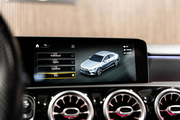 Mercedes-Benz A-Klasse 220 Limo PANO LED SFEERVERLICHTING