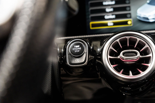 Mercedes-Benz A-Klasse 220 Limo PANO LED SFEERVERLICHTING