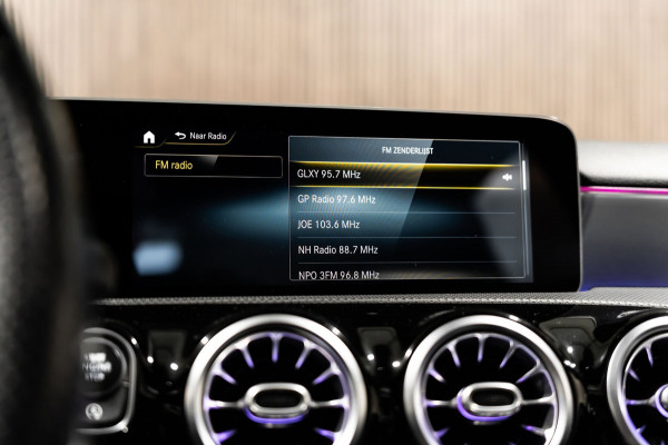 Mercedes-Benz A-Klasse 220 Limo PANO LED SFEERVERLICHTING