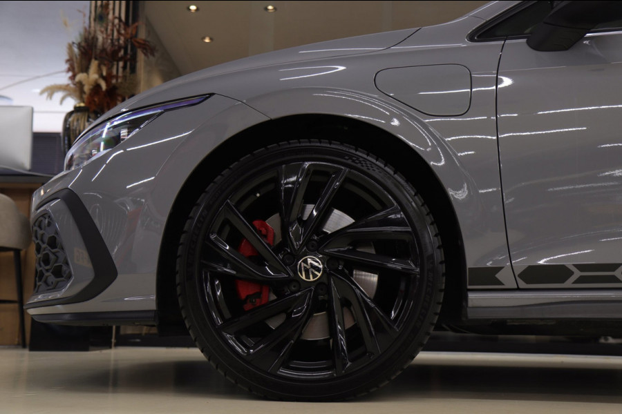 Volkswagen Golf 1.4 eHybrid GTE /PANO/IQLIGHT/CAM/CARPLAY/ACC/LANE ASSIST/STOELVERWARMING/STERRENHEMEL/VOL