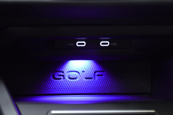 Volkswagen Golf 1.4 eHybrid GTE /PANO/IQLIGHT/CAM/CARPLAY/ACC/LANE ASSIST/STOELVERWARMING/STERRENHEMEL/VOL