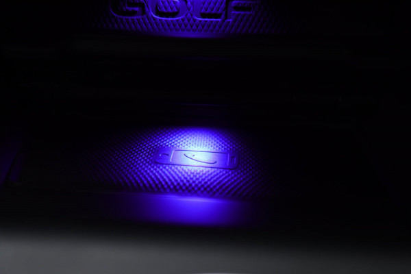 Volkswagen Golf 1.4 eHybrid GTE /PANO/IQLIGHT/CAM/CARPLAY/ACC/LANE ASSIST/STOELVERWARMING/STERRENHEMEL/VOL