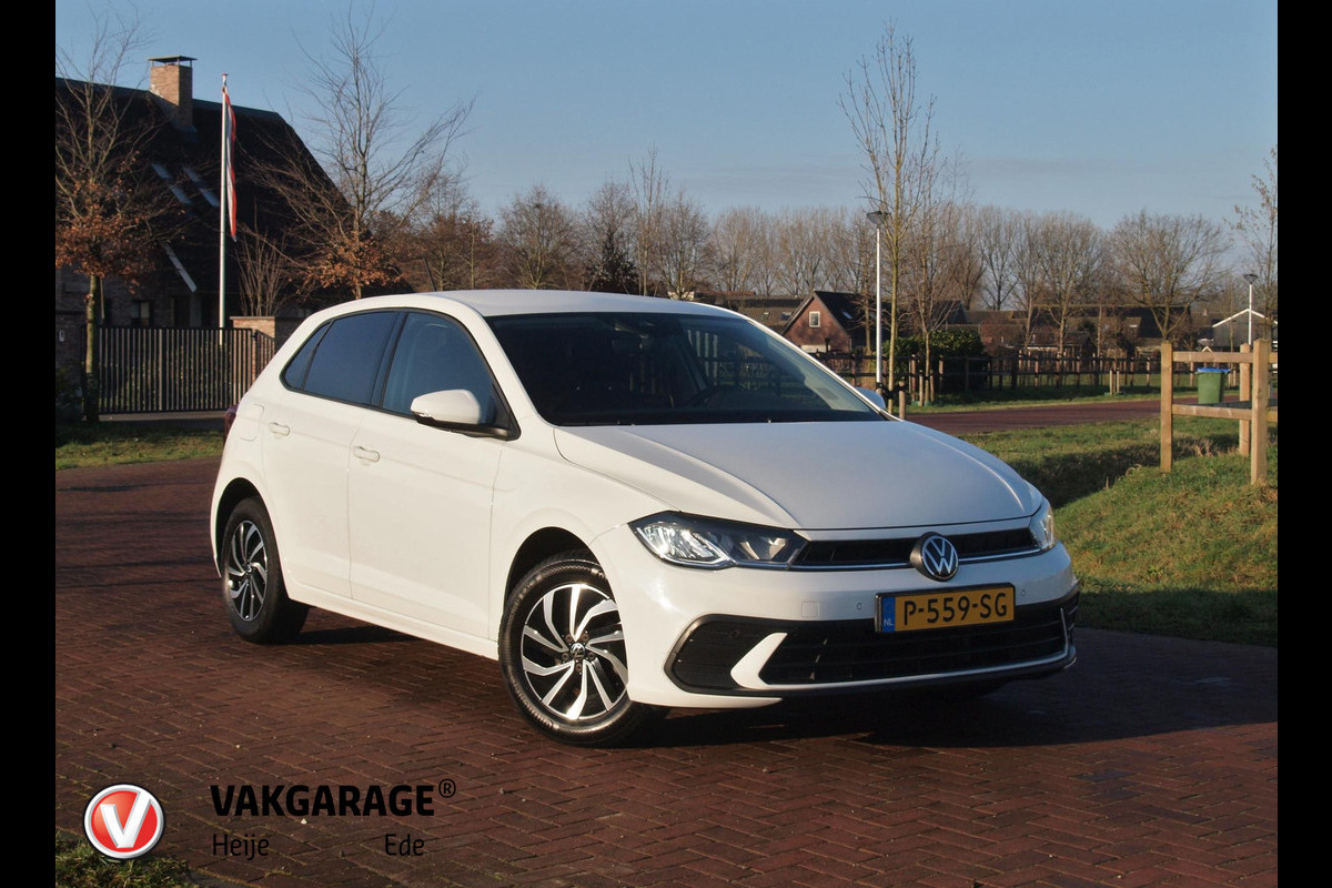 Volkswagen Polo 1.0 TSI Life Business | Apple carplay | Stoelverwarming | Parkeersensoren | Privacy Glas | NL-Auto