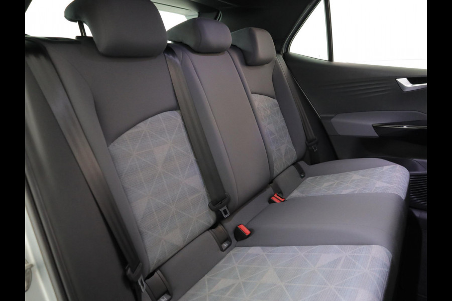 Volkswagen ID.3 Pure 45 kWh 150pk| SoH 94% | trekhaak afn.kogel| Navi| stuur en voorstoelen verwarmd| Interieur voorverwarming|