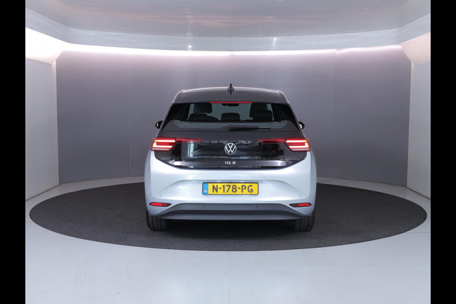 Volkswagen ID.3 Pure 45 kWh 150pk| SoH 94% | trekhaak afn.kogel| Navi| stuur en voorstoelen verwarmd| Interieur voorverwarming|
