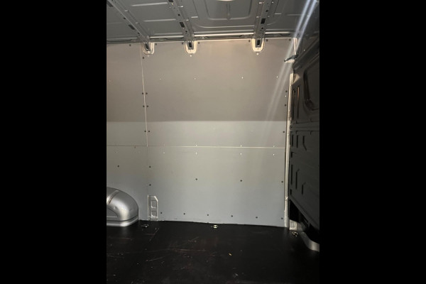 Volkswagen Crafter Automaat DSG 35 2.0 TDI 177pk euro6 L3H3 Highline, 2xMassage stoel, Airco, Navigatie, Trekhaak, RIJKLAARPRIJS!